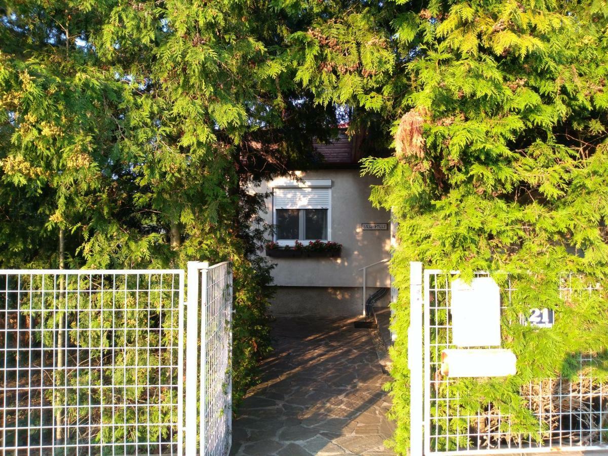 Haus Polly Apartment Strasshof an der Nordbahn Exterior photo